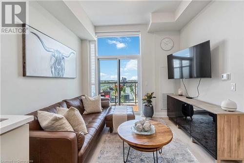 16 Concord Place Unit# 1002, Grimsby, ON - Indoor Photo Showing Living Room