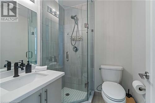 16 Concord Place Unit# 1002, Grimsby, ON - Indoor Photo Showing Bathroom