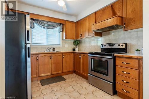 1475 Upper Gage Avenue Unit# 9, Hamilton, ON - Indoor Photo Showing Kitchen With Double Sink