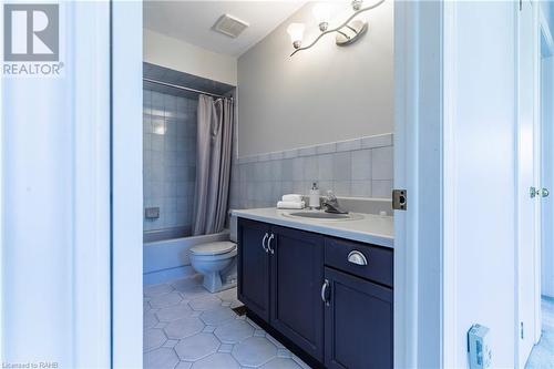 1475 Upper Gage Avenue Unit# 9, Hamilton, ON - Indoor Photo Showing Bathroom