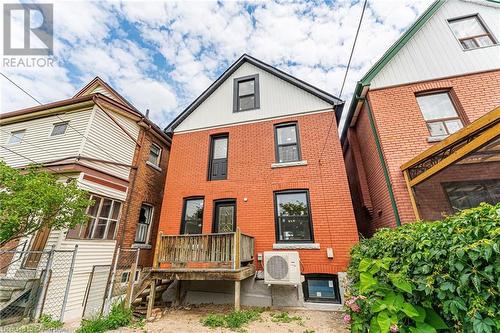 Freshly painted exterior - 15 Barnesdale Avenue N, Hamilton, ON - Outdoor