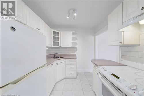 2052 Courtland Drive Unit# 304, Burlington, ON - Indoor Photo Showing Kitchen