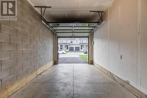 7 Mia Drive, Hamilton, ON - Indoor Photo Showing Garage