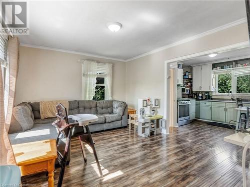 214 Church Street, Haldimand County, ON - Indoor Photo Showing Living Room