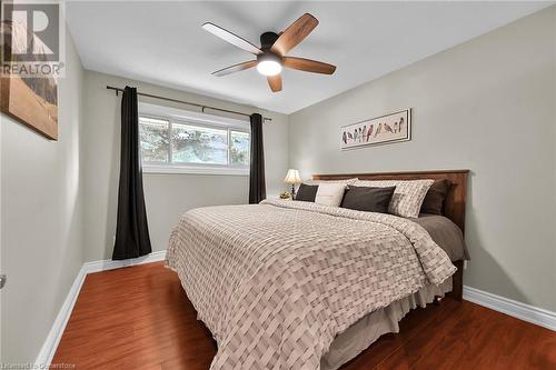 11 Douglas Road, Ancaster, ON - Indoor Photo Showing Bedroom