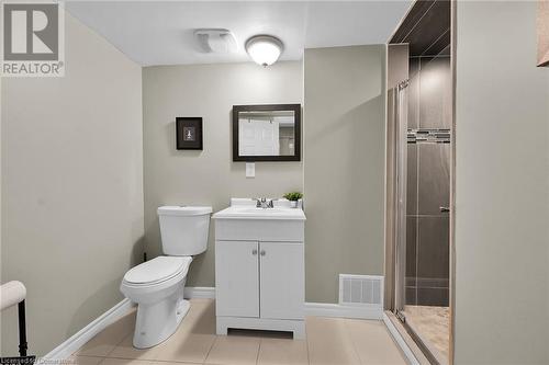 11 Douglas Road, Ancaster, ON - Indoor Photo Showing Bathroom