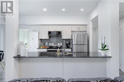 8 Culinary Lane Unit# 201, Barrie, ON - Indoor Photo Showing Kitchen