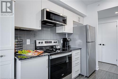 8 Culinary Lane Unit# 201, Barrie, ON - Indoor Photo Showing Kitchen