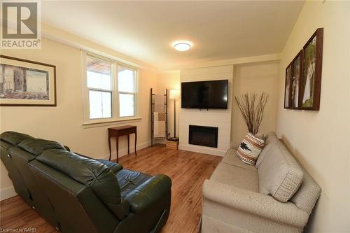 2951 Chippawa Road, Port Colborne, ON - Indoor Photo Showing Living Room With Fireplace