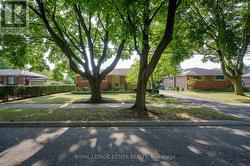 3198 SPRUCEHILL AVENUE  Burlington, ON L7N 2G5