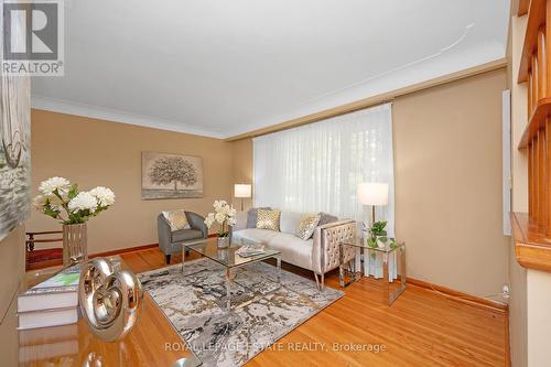 3198 Sprucehill Avenue, Burlington (Roseland), ON - Indoor Photo Showing Living Room