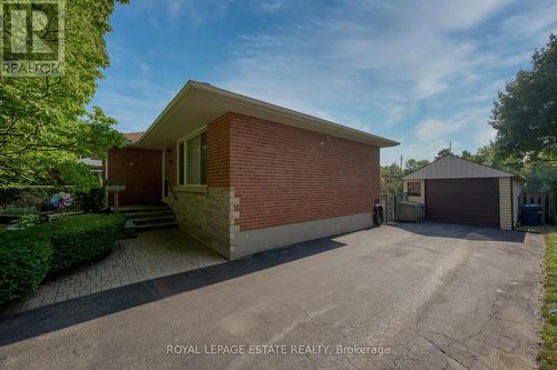 3198 Sprucehill Avenue, Burlington, ON - Outdoor With Exterior