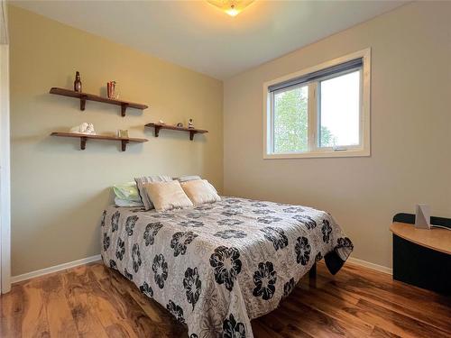 107159 Pth 10 Highway, Onanole, MB - Indoor Photo Showing Bedroom