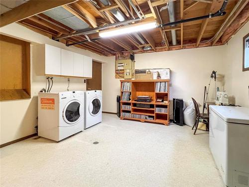 107159 Pth 10 Highway, Onanole, MB - Indoor Photo Showing Laundry Room