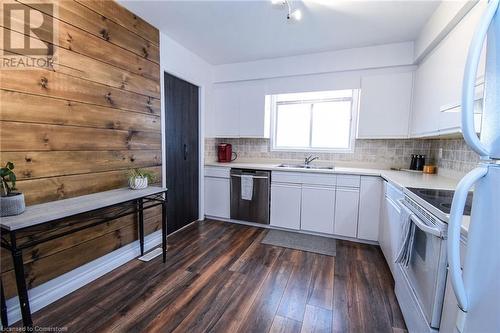 5 Hillcrest Road, Port Colborne, ON - Indoor Photo Showing Kitchen With Double Sink