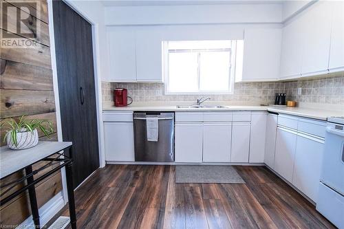 5 Hillcrest Road, Port Colborne, ON - Indoor Photo Showing Kitchen With Double Sink