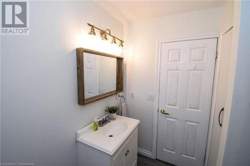 5 Hillcrest Road, Port Colborne, ON - Indoor Photo Showing Bathroom