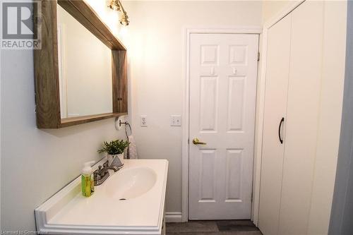 5 Hillcrest Road, Port Colborne, ON - Indoor Photo Showing Bathroom