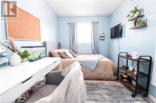 5 Hillcrest Road, Port Colborne, ON - Indoor Photo Showing Bedroom