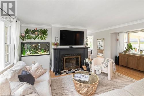 2 Mountain Brow Boulevard, Hamilton, ON - Indoor Photo Showing Living Room With Fireplace