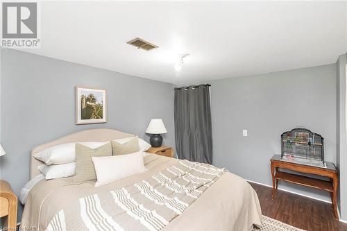 2 Mountain Brow Boulevard, Hamilton, ON - Indoor Photo Showing Bedroom