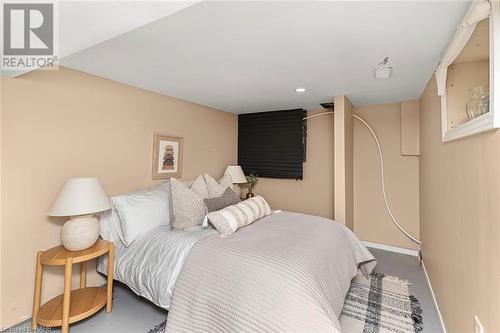 2 Mountain Brow Boulevard, Hamilton, ON - Indoor Photo Showing Bedroom