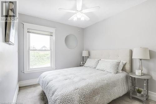 113 Kensington Avenue N, Hamilton, ON - Indoor Photo Showing Bedroom