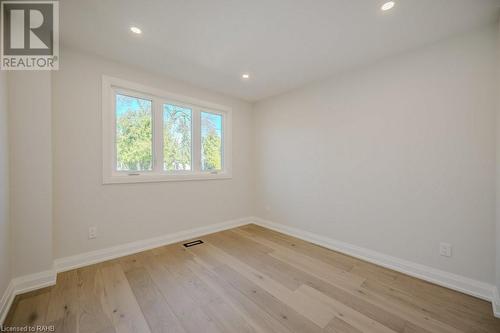 554 Clark Avenue, Burlington, ON - Indoor Photo Showing Other Room