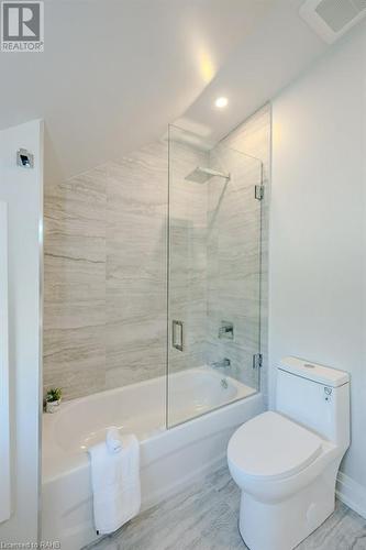 554 Clark Avenue, Burlington, ON - Indoor Photo Showing Bathroom