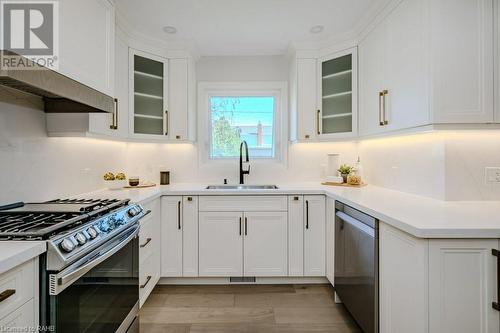 554 Clark Avenue, Burlington, ON - Indoor Photo Showing Kitchen With Upgraded Kitchen