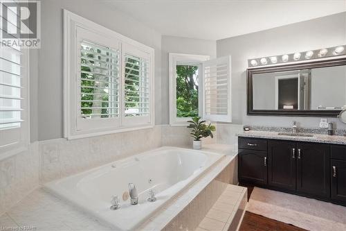 126 Gurnett Drive, Hamilton, ON - Indoor Photo Showing Bathroom