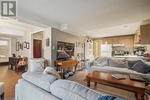 126 Gurnett Drive, Hamilton, ON - Indoor Photo Showing Living Room