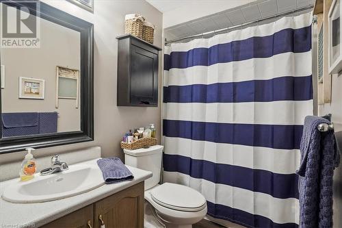 126 Gurnett Drive, Hamilton, ON - Indoor Photo Showing Bathroom