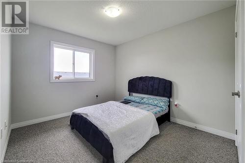 520 Grey Street Unit# 52, Brantford, ON - Indoor Photo Showing Bedroom