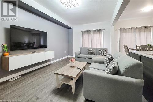 520 Grey Street Unit# 52, Brantford, ON - Indoor Photo Showing Living Room