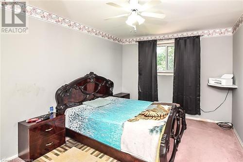 116 Gainsborough Road, Hamilton, ON - Indoor Photo Showing Bedroom