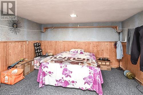 116 Gainsborough Road, Hamilton, ON - Indoor Photo Showing Bedroom