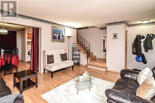 116 Gainsborough Road, Hamilton, ON - Indoor Photo Showing Living Room