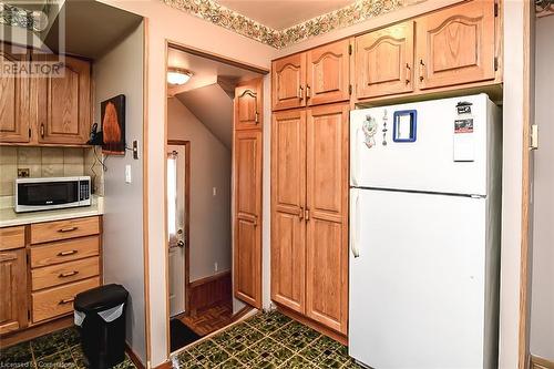 116 Gainsborough Road, Hamilton, ON - Indoor Photo Showing Kitchen