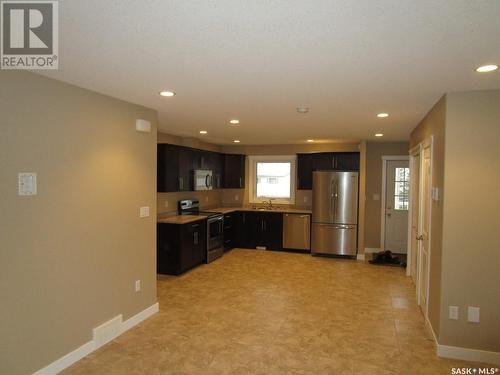 2 1237 3Rd Street, Estevan, SK - Indoor Photo Showing Kitchen