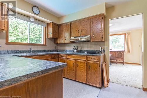 640 Governors Road, Dundas, ON - Indoor Photo Showing Kitchen With Double Sink