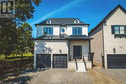 27 Cielo Court  Hamilton, ON L9B 1A9