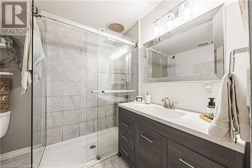 107 Woodhill Road, Hamilton, ON - Indoor Photo Showing Bathroom