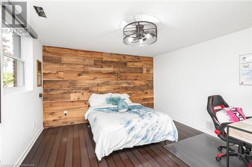 253 Ridge Road W, Grimsby, ON - Indoor Photo Showing Bedroom