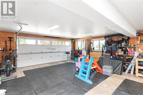 253 Ridge Road W, Grimsby, ON - Indoor Photo Showing Garage