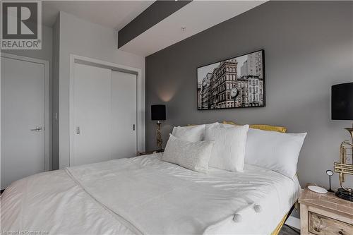 2081 Fairview Street Unit# 1404, Burlington, ON - Indoor Photo Showing Bedroom