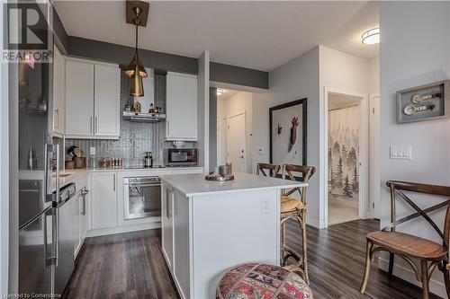 2081 Fairview Street Unit# 1404, Burlington, ON - Indoor Photo Showing Kitchen