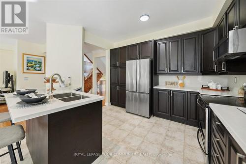 24 - 100 Elgin Mills Road W, Richmond Hill (Westbrook), ON - Indoor Photo Showing Kitchen With Double Sink With Upgraded Kitchen