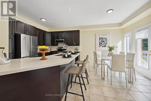 24 - 100 Elgin Mills Road W, Richmond Hill (Westbrook), ON - Indoor Photo Showing Kitchen With Double Sink