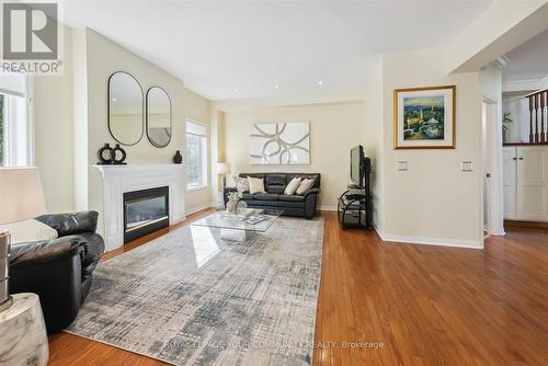 24 - 100 Elgin Mills Road W, Richmond Hill (Westbrook), ON - Indoor Photo Showing Living Room With Fireplace